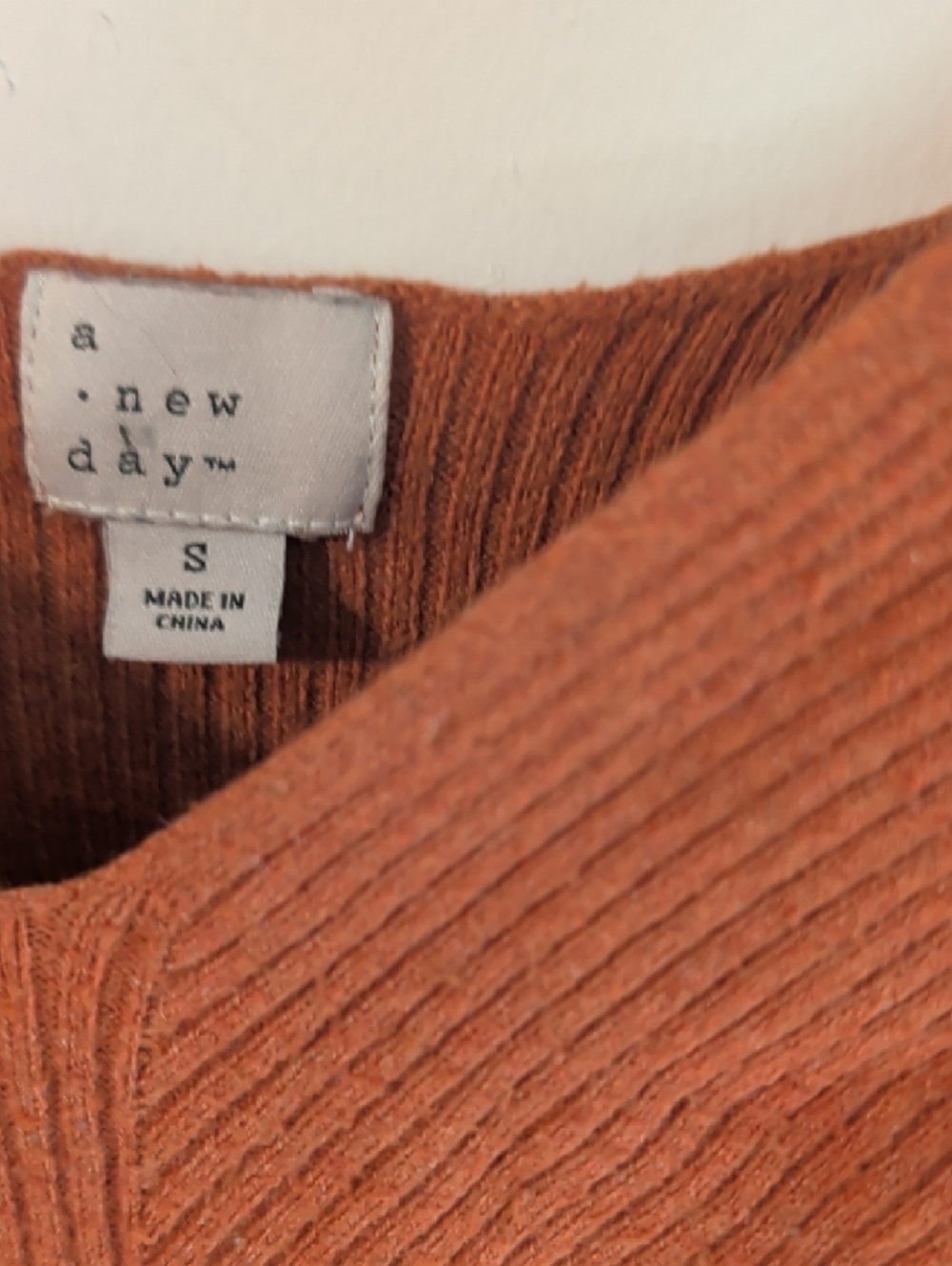 a new day Rust Ribbed V-Neck Tank - Picture 3 of 5